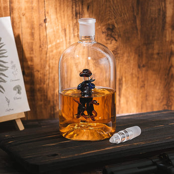 Wine & Whiskey Decanter, Hunting Gifts, Hunter with Dog - 750ml Decanter Bourbon Scotch Unique Gift for Him - Gamebirds Game - Hunter's Cowboy Decanter, Western Style Decanter, Gift Glassware