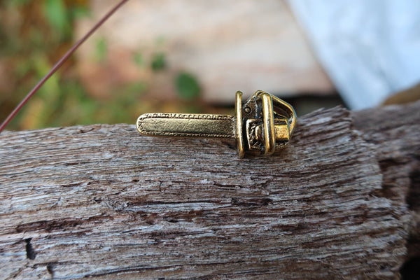 Chainsaw Gold Lapel Pin