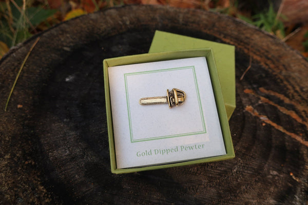 Chainsaw Gold Lapel Pin